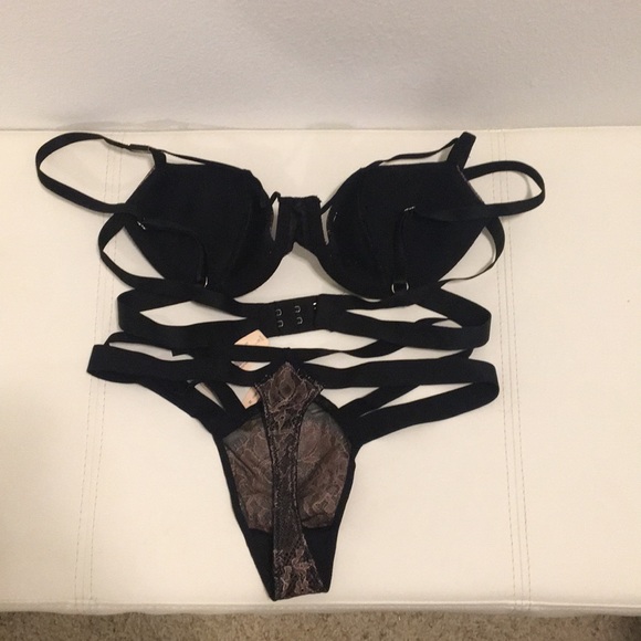 Victoria’s Secret Bra and Panty - Picture 2 of 3